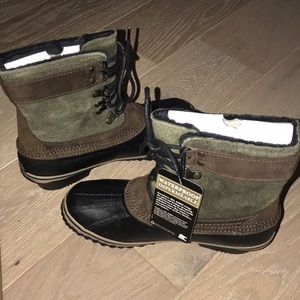 NWT SOREL WATERPROOF boots